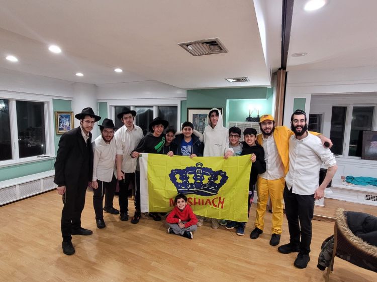 שער המלך: ניו יורק התמלאה בקריאות מגילה